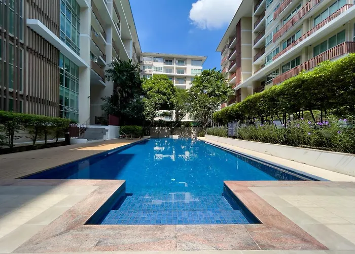 Near Bts L Fully Furnished L Pool And Gym