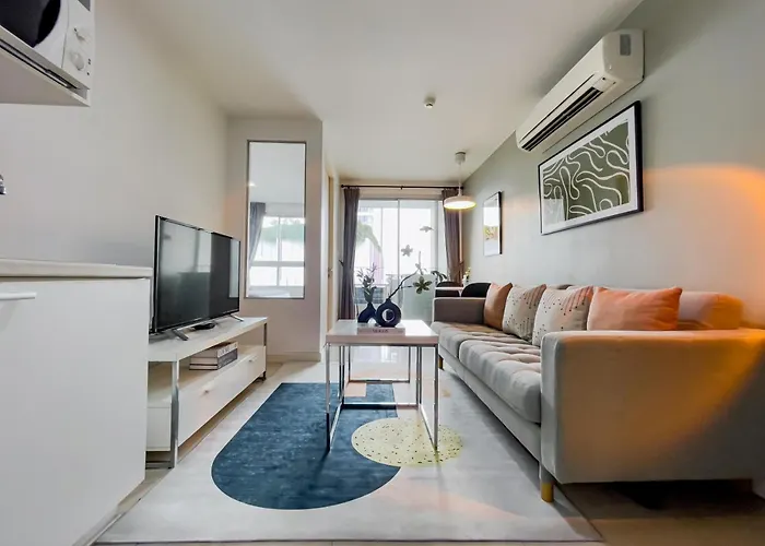 Near Bts L Fully Furnished L Pool And Gym
