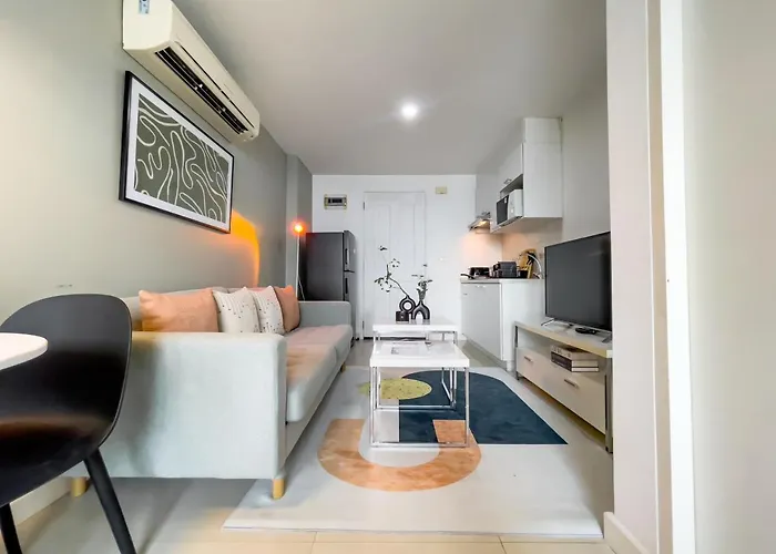 Near Bts L Fully Furnished L Pool And Gym Appartement
