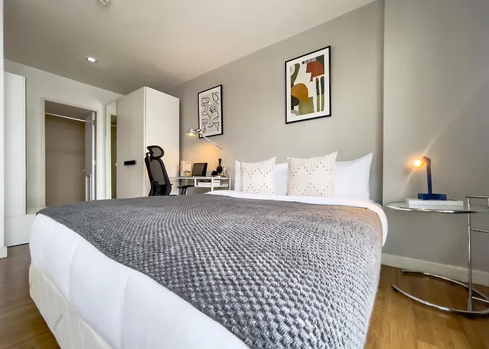 Appartement Near Bts L Fully Furnished L Pool And Gym Bangkok
