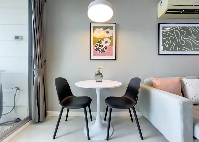 Near Bts L Fully Furnished L Pool And Gym *